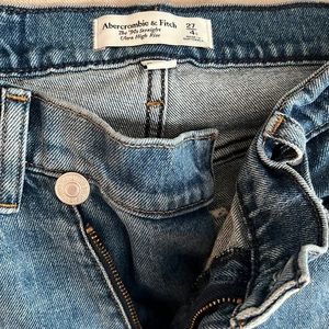 Like New Abercrombie & Fitch 90’s straight ultra hide rise jeans